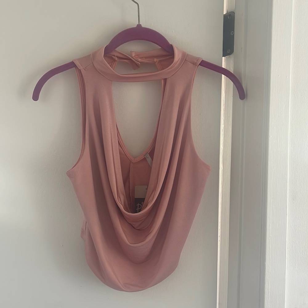 Small pink low neck crop never worn